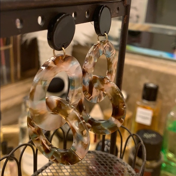 Hanging tortoise shell earrings - Picture 4 of 6